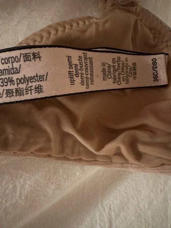 Victoria’s Secret bra 36C - Picture 2 of 2